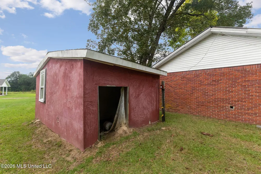 759 Lavelle Ladner Road Lumberton, MS 39455