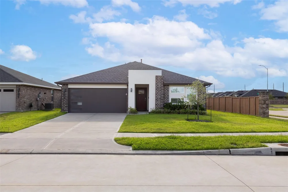 3702 Sparkman Lane Fulshear, TX 77494