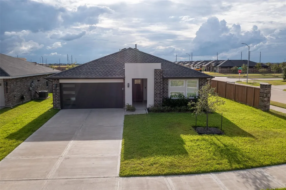 3702 Sparkman Lane Fulshear, TX 77494