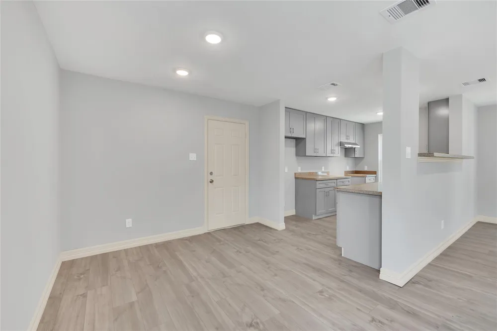 127 Egret Canal Baytown, TX 77523