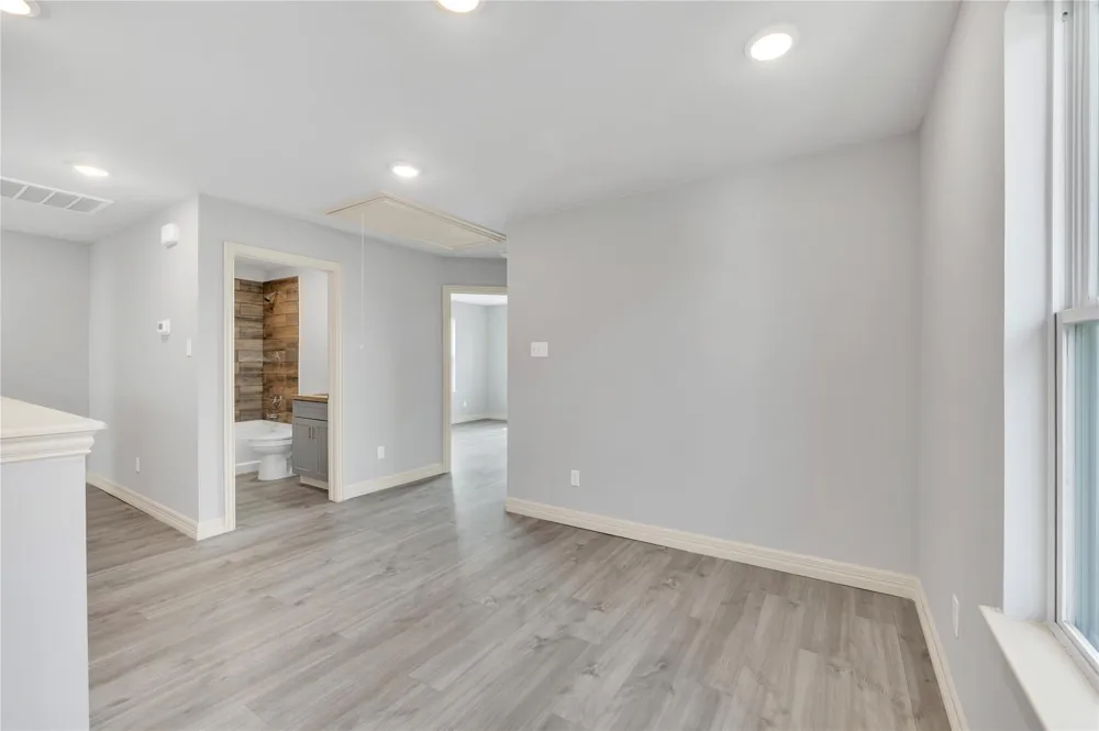 127 Egret Canal Baytown, TX 77523