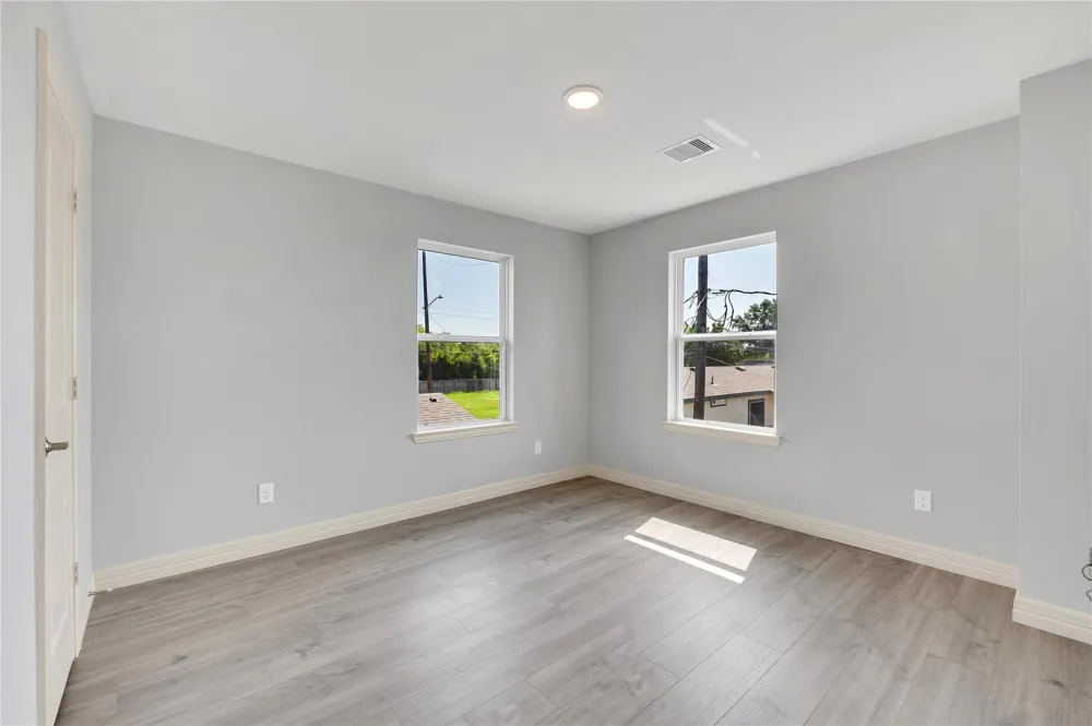 127 Egret Canal Baytown, TX 77523