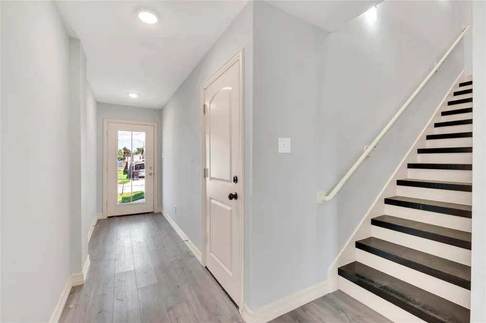 127 Egret Canal Baytown, TX 77523