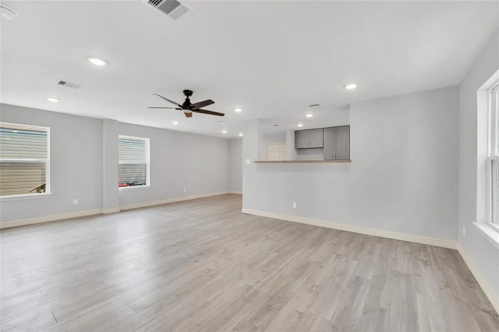 127 Egret Canal Baytown, TX 77523
