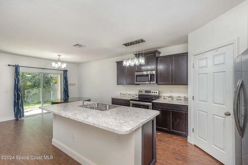 2675 Falcon Lane Mims, FL 32754