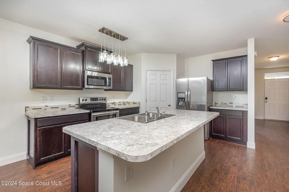 2675 Falcon Lane Mims, FL 32754