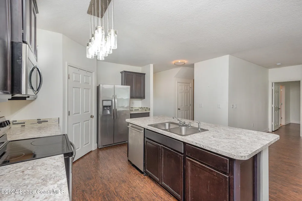 2675 Falcon Lane Mims, FL 32754