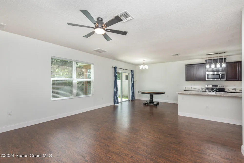2675 Falcon Lane Mims, FL 32754