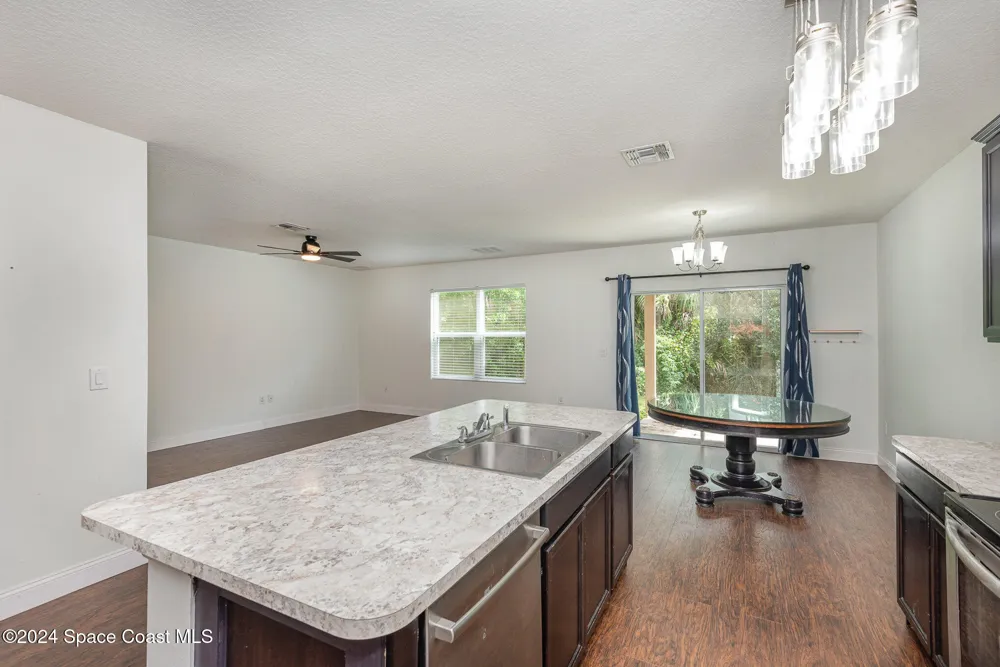 2675 Falcon Lane Mims, FL 32754