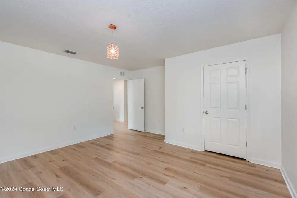 2675 Falcon Lane Mims, FL 32754