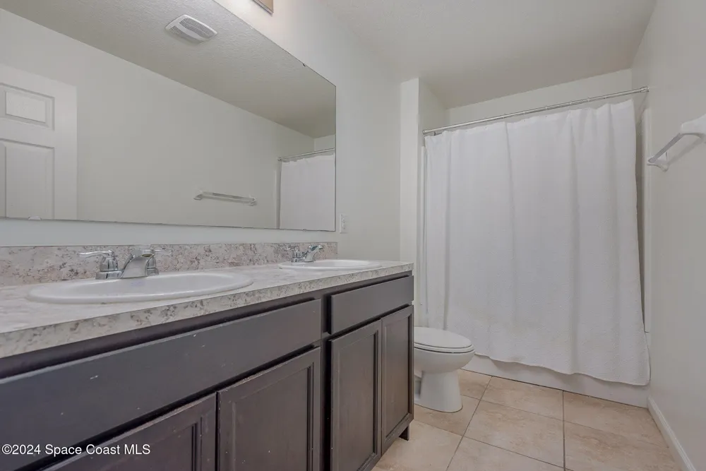 2675 Falcon Lane Mims, FL 32754