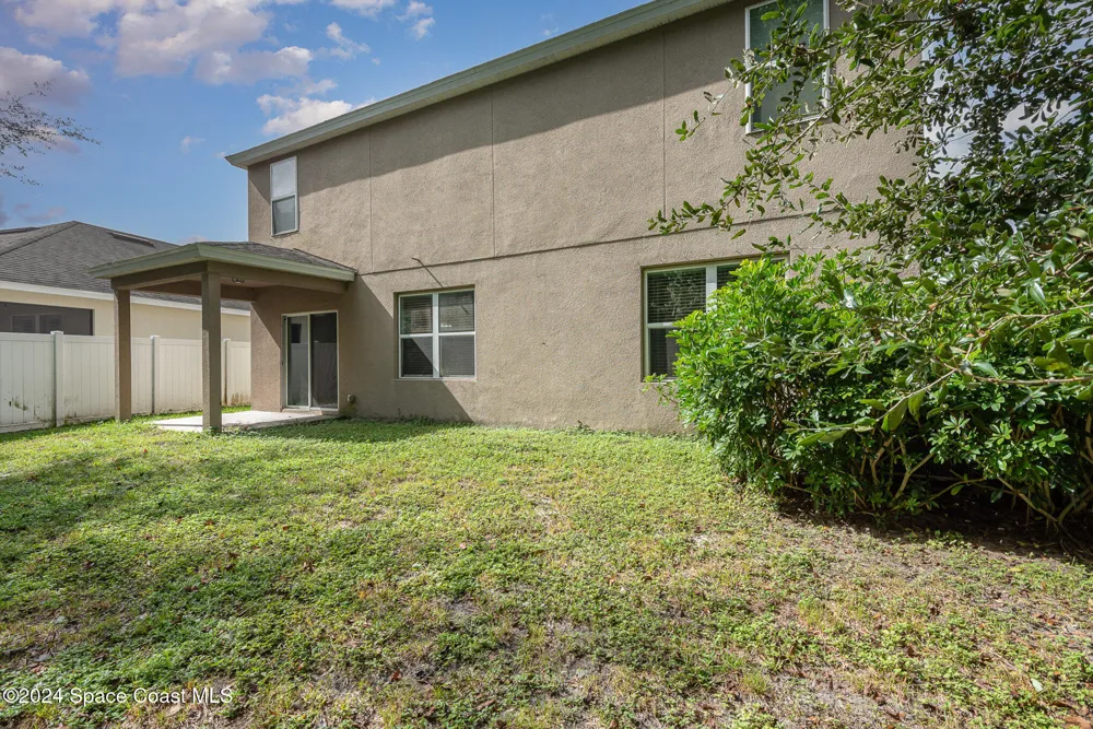 2675 Falcon Lane Mims, FL 32754