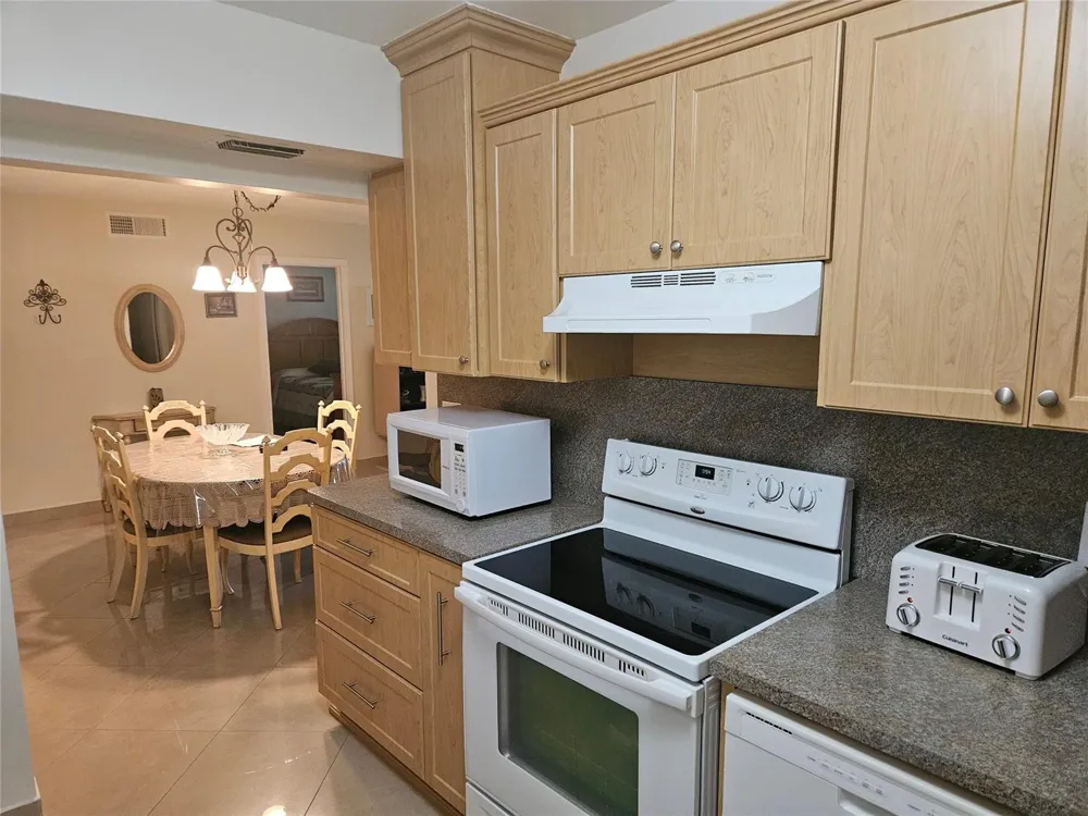 959 SE 2ND AVENUE #117 Deerfield Beach, FL 33441