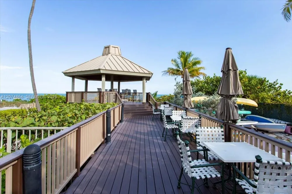 1111 CRANDON BL #B1003 Key Biscayne, FL 33149
