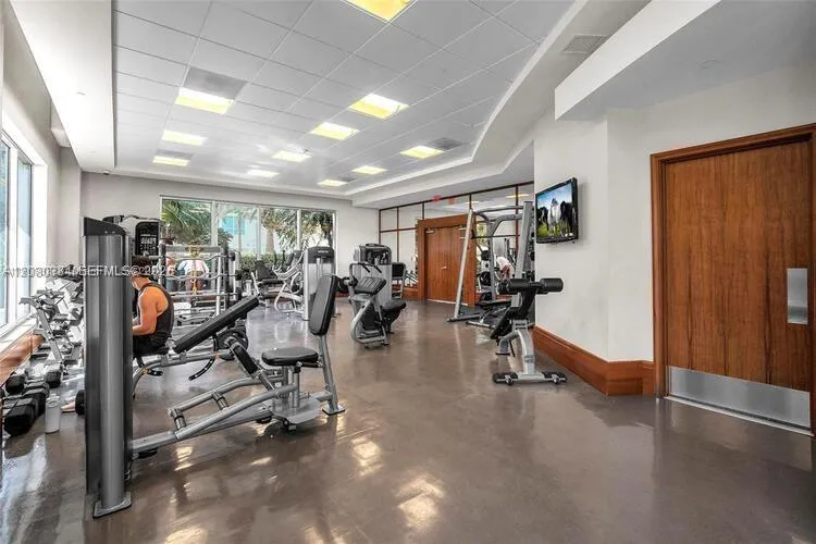 1060 Brickell Ave #2613 Miami, FL 33131