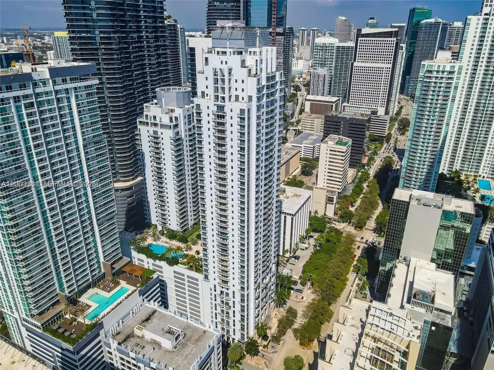 1060 Brickell Ave #2613 Miami, FL 33131