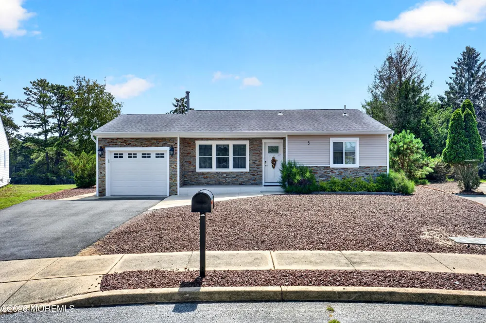 5 Shaw Court Toms River, NJ 08757