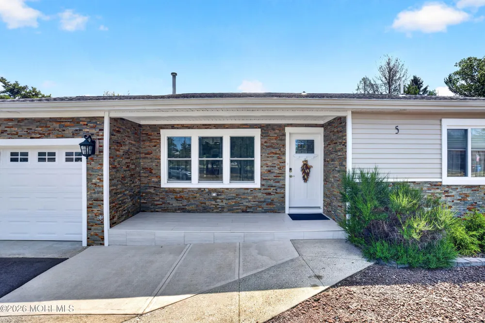 5 Shaw Court Toms River, NJ 08757