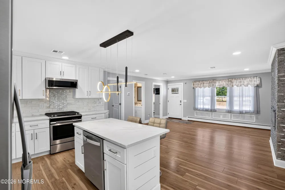 5 Shaw Court Toms River, NJ 08757