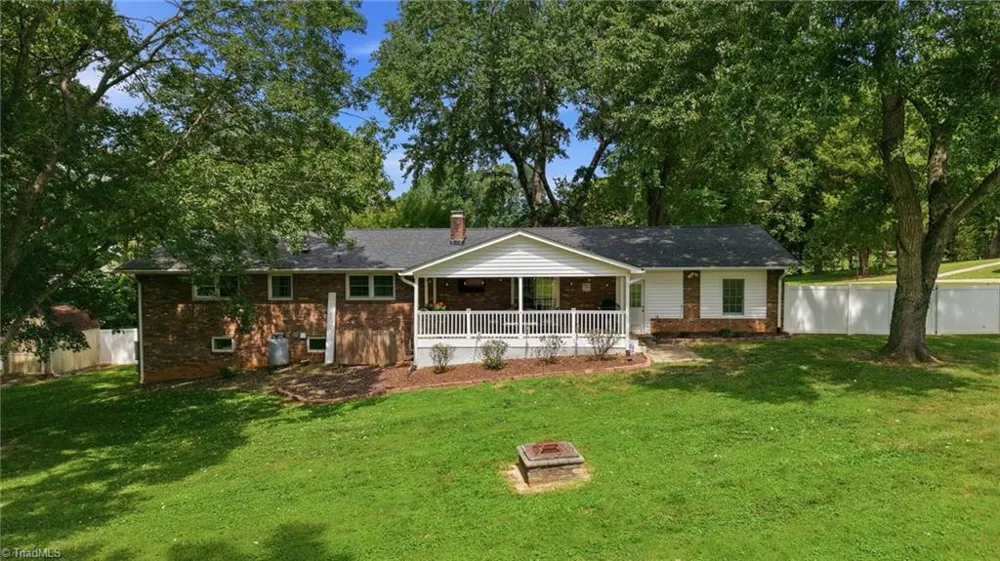 1008 Augusta Court Kernersville, NC 27284