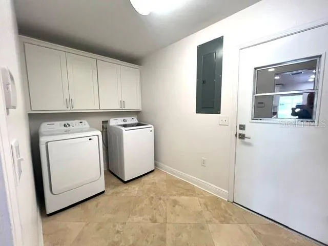 3611 FLOYD ROAD Tampa, FL 33618