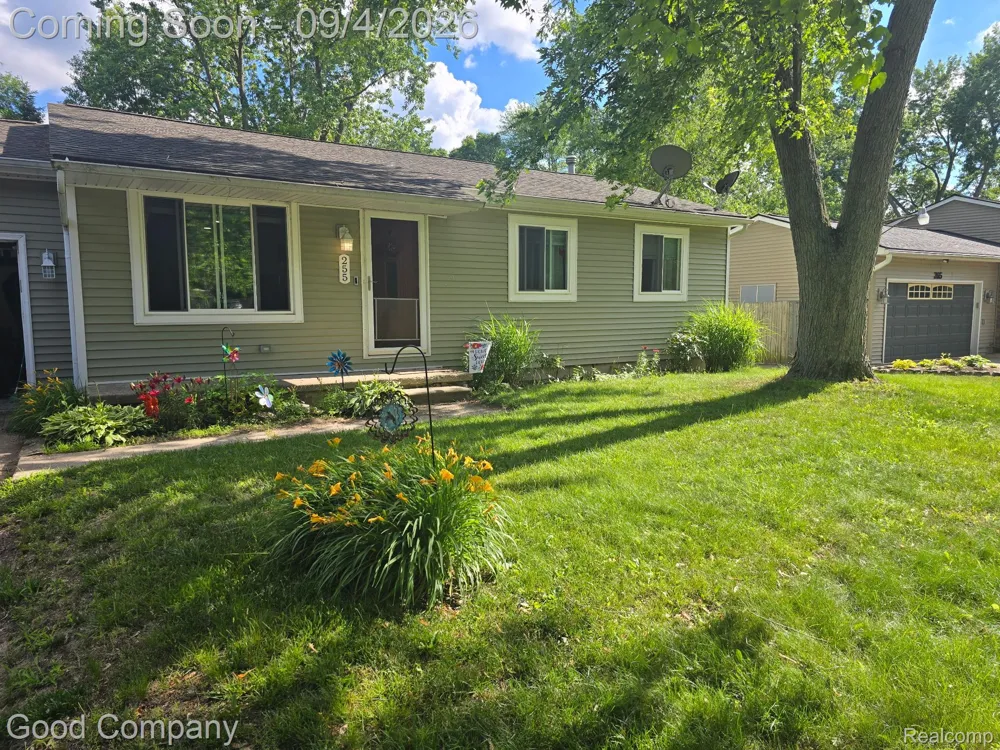 255 Oriole Street Commerce Charter Township, MI 48382