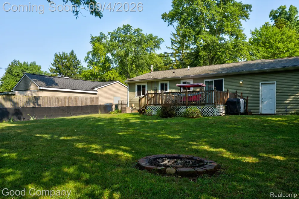 255 Oriole Street Commerce Charter Township, MI 48382