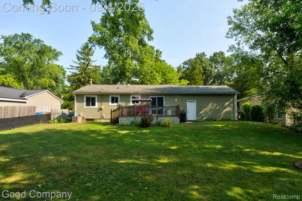 255 Oriole Street Commerce Charter Township, MI 48382