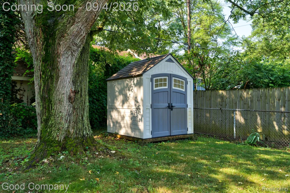 255 Oriole Street Commerce Charter Township, MI 48382