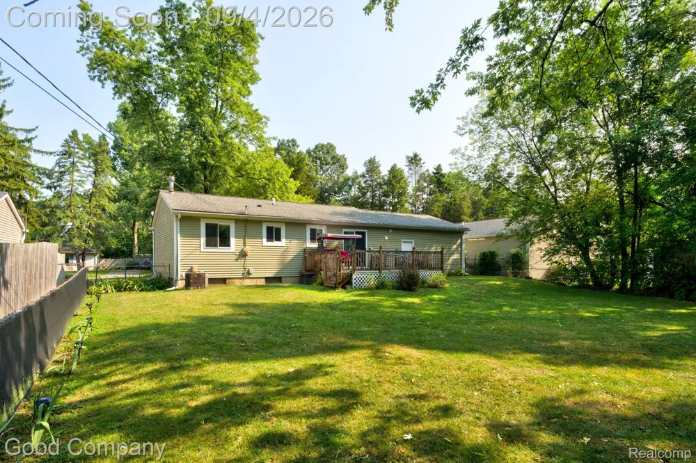255 Oriole Street Commerce Charter Township, MI 48382
