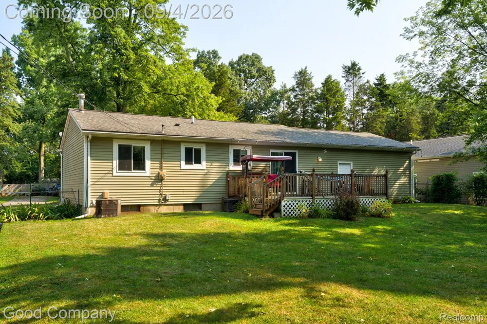 255 Oriole Street Commerce Charter Township, MI 48382