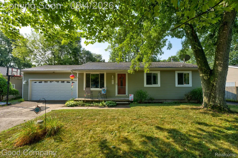 255 Oriole Street Commerce Charter Township, MI 48382