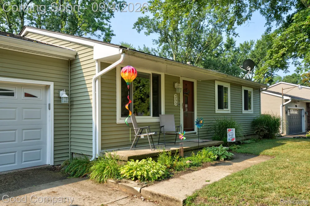 255 Oriole Street Commerce Charter Township, MI 48382