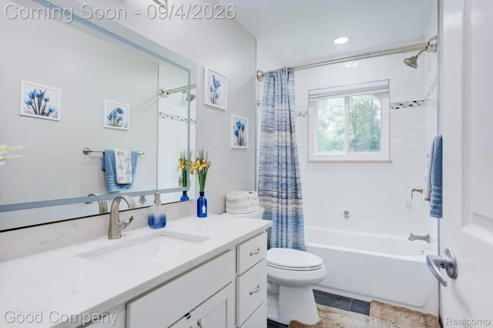 255 Oriole Street Commerce Charter Township, MI 48382