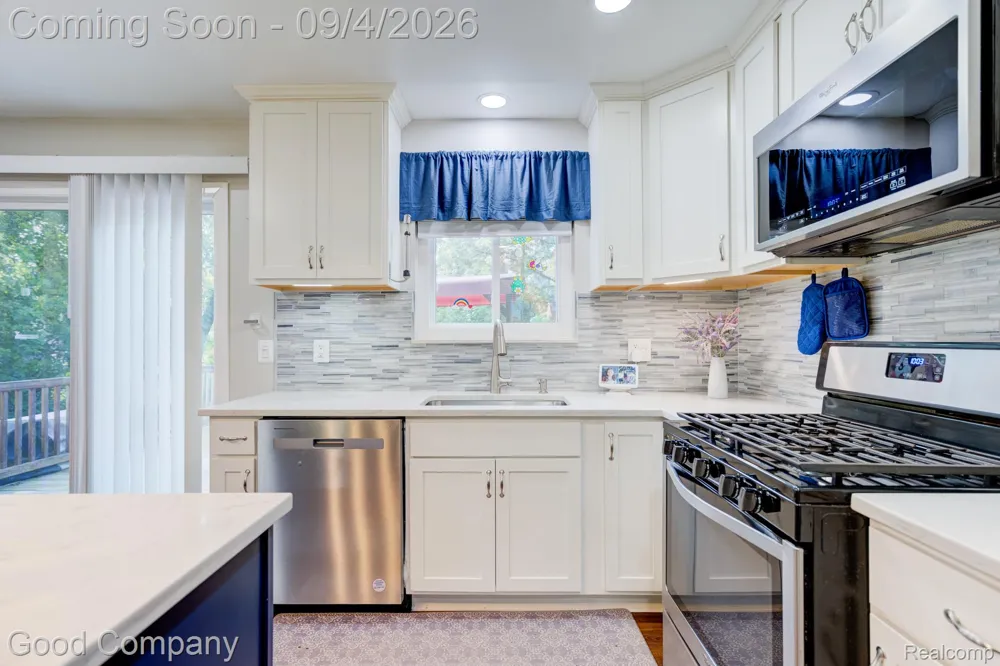 255 Oriole Street Commerce Charter Township, MI 48382