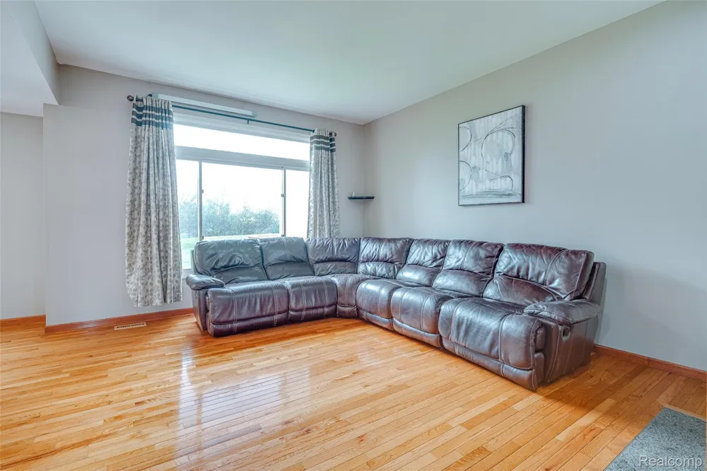 43470 Algonquin Drive Novi City, MI 48375