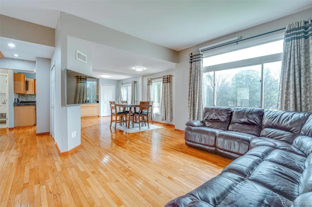 43470 Algonquin Drive Novi City, MI 48375