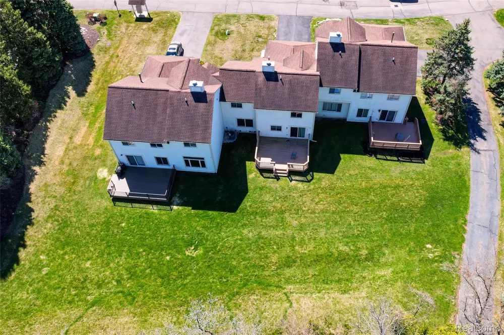 43470 Algonquin Drive Novi City, MI 48375