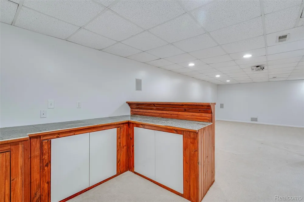 43470 Algonquin Drive Novi City, MI 48375