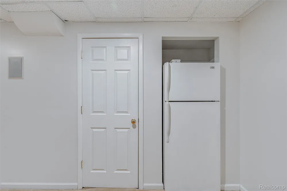 43470 Algonquin Drive Novi City, MI 48375