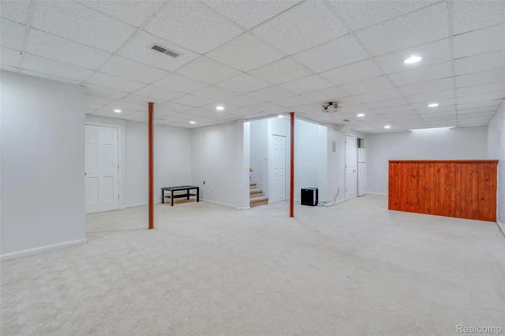 43470 Algonquin Drive Novi City, MI 48375