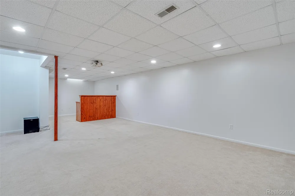 43470 Algonquin Drive Novi City, MI 48375