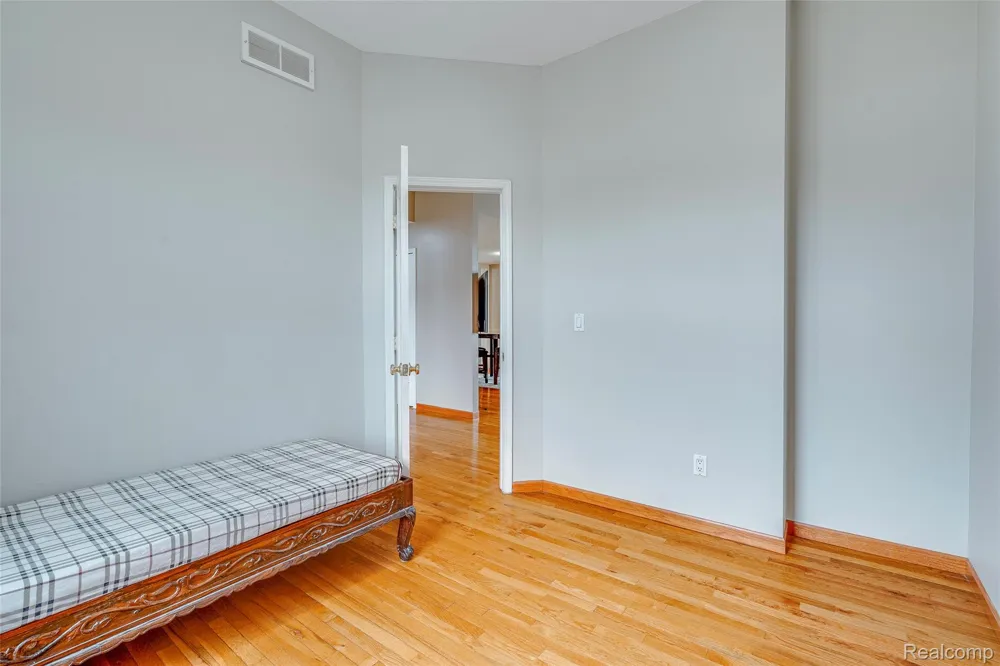 43470 Algonquin Drive Novi City, MI 48375
