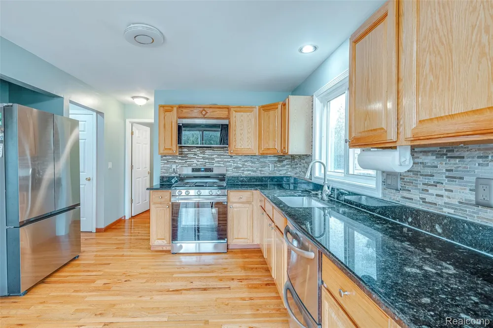 43470 Algonquin Drive Novi City, MI 48375