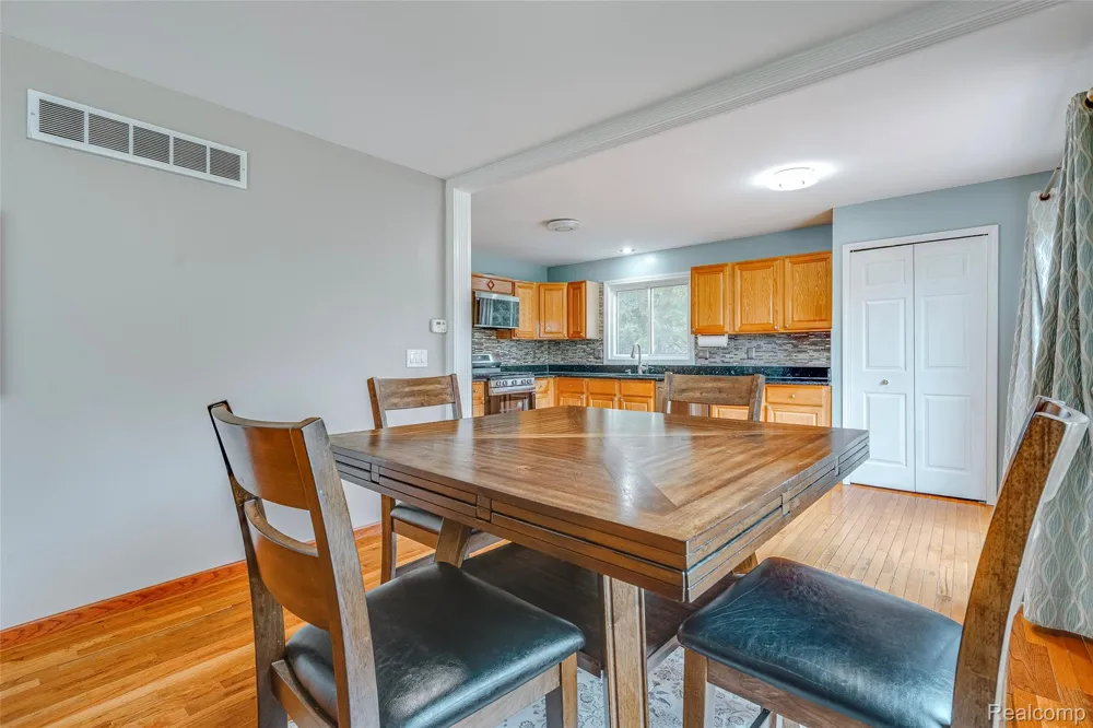 43470 Algonquin Drive Novi City, MI 48375