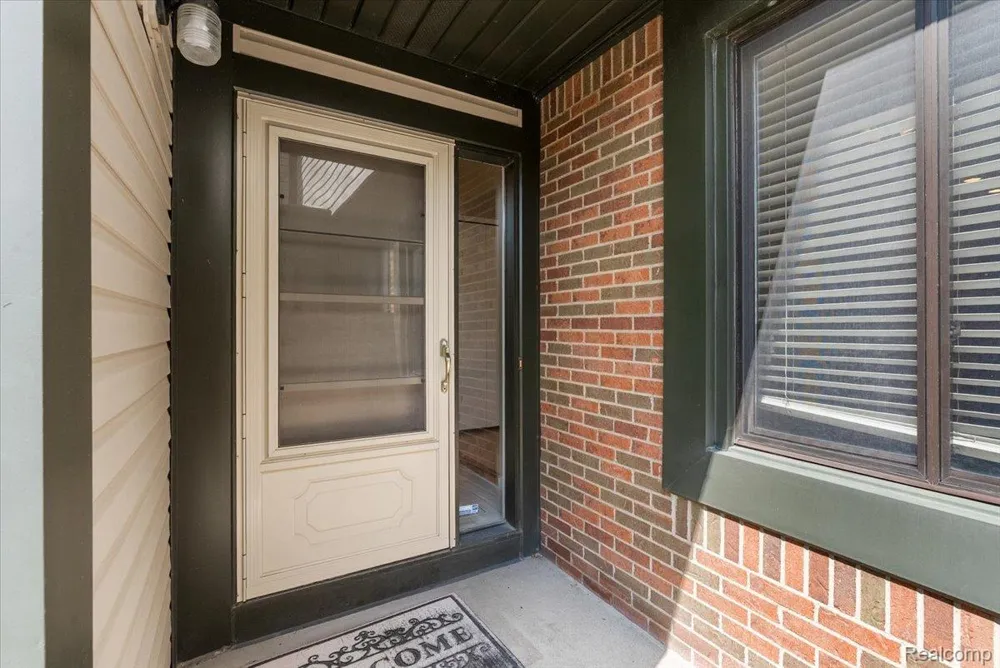 1254 Charleston Court Northville City, MI 48167