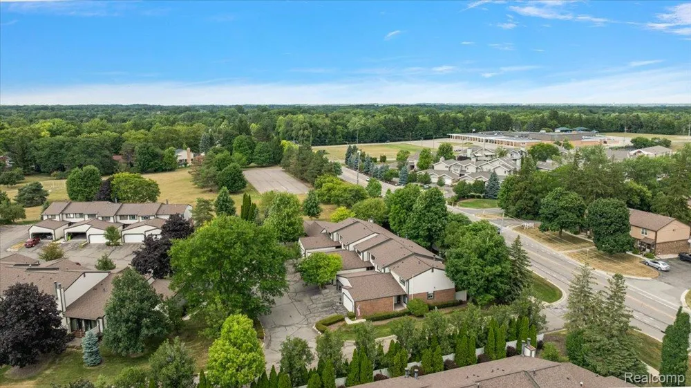 1254 Charleston Court Northville City, MI 48167
