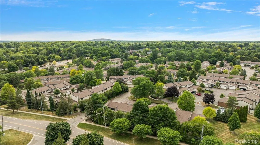 1254 Charleston Court Northville City, MI 48167