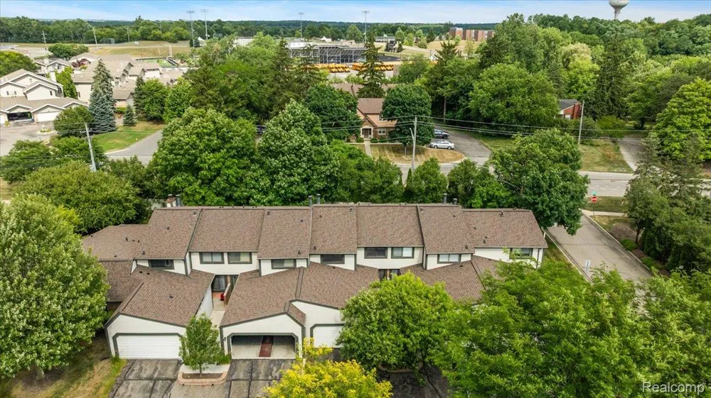 1254 Charleston Court Northville City, MI 48167
