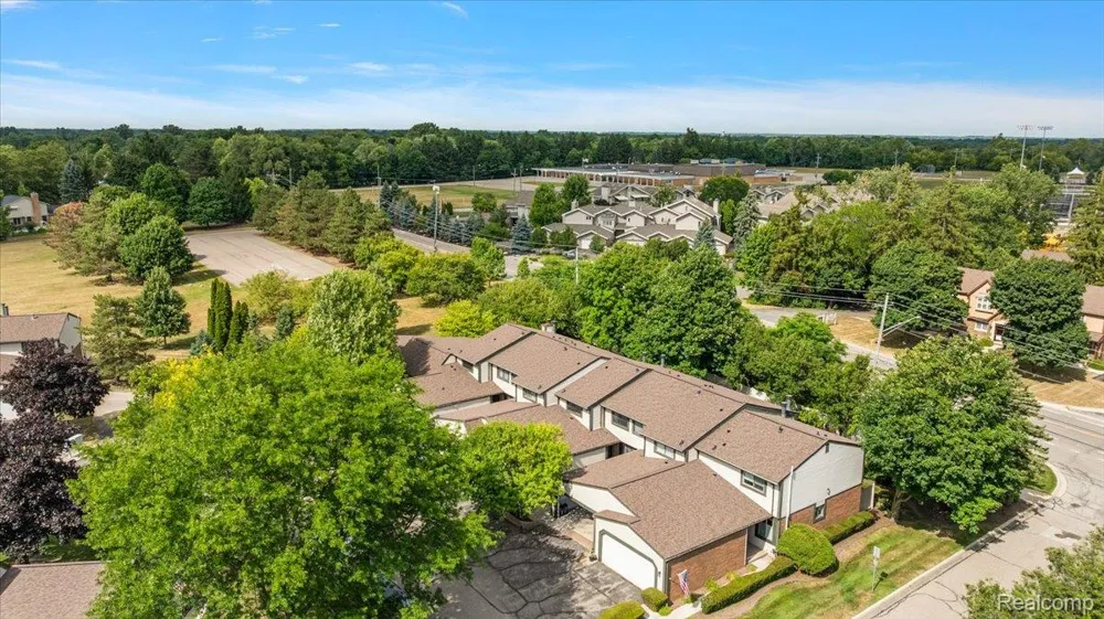 1254 Charleston Court Northville City, MI 48167